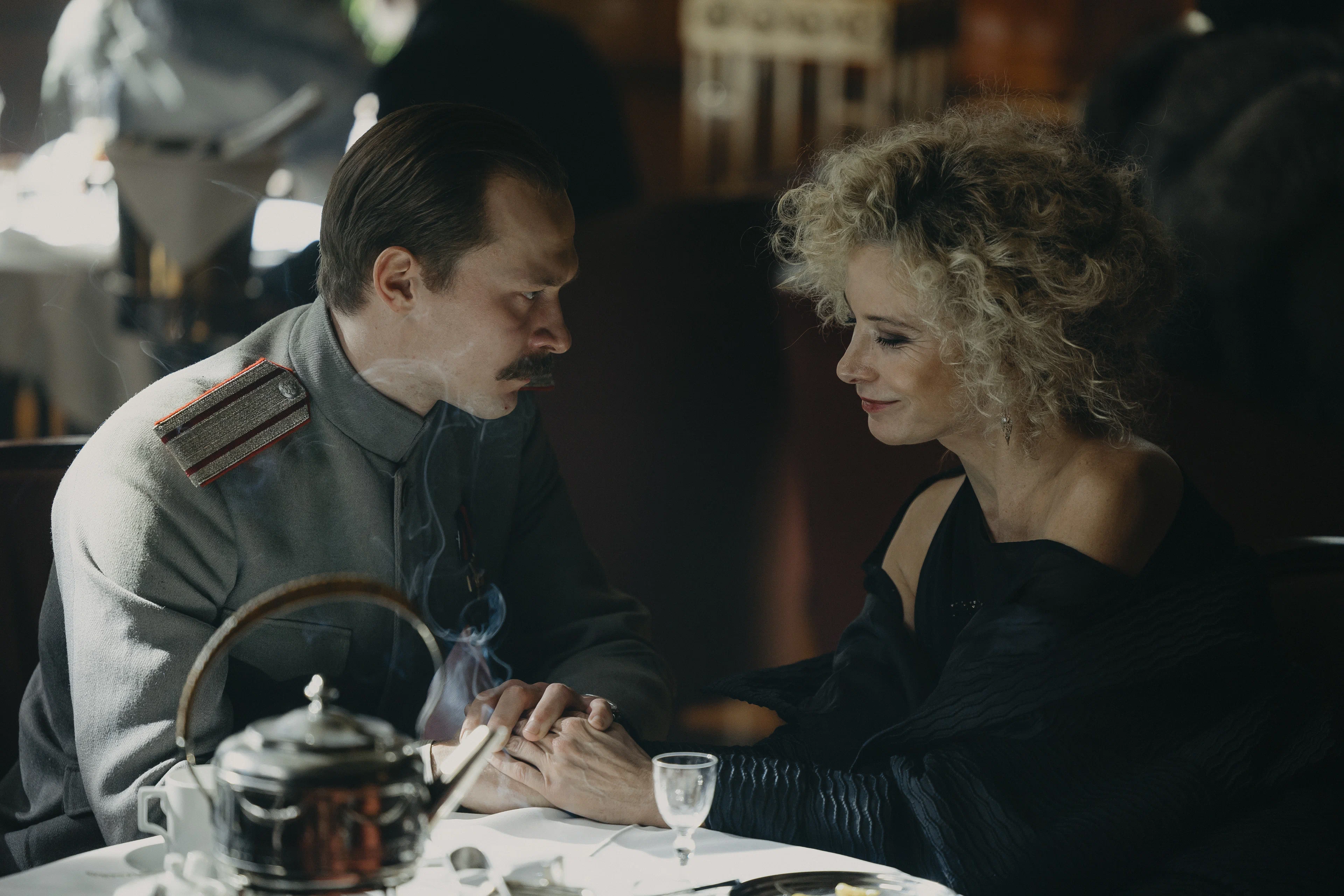 Кадр из сериала «Хроники русской революции» / kinopoisk.ru