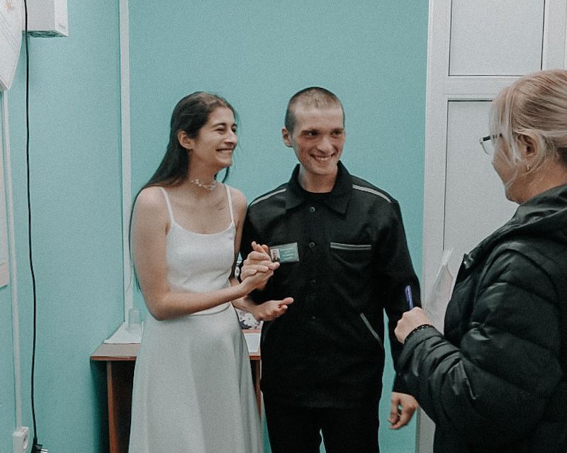 Обложка статьи Политзаключенный Сергей Командиров женился в колонии